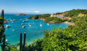 Image overlooking the water in Armação dos Búzios, RJ Brazil